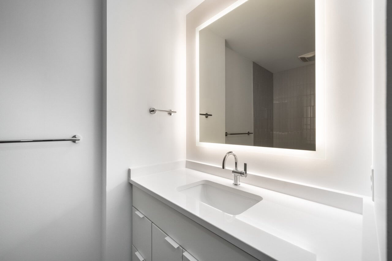 7.-sw-backlit-mirror